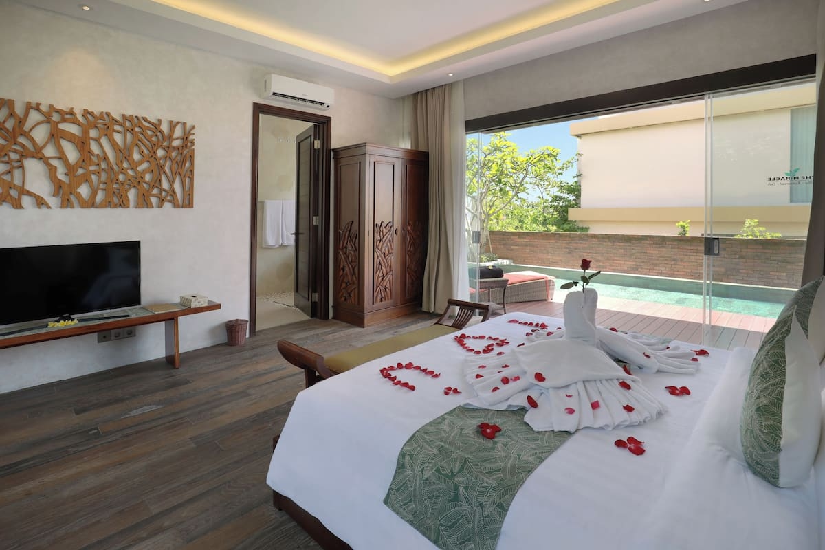 1 kamar tidur, seprai premium, selimut bulu angsa, dan brankas