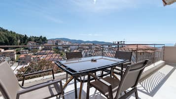 Superior Apartment, Sea View | Terras