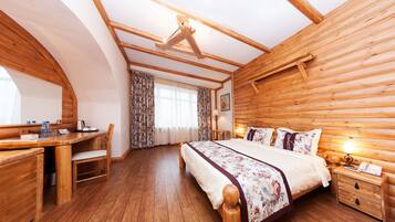 Standard Double Room | Premium bedding, minibar, in-room safe, desk