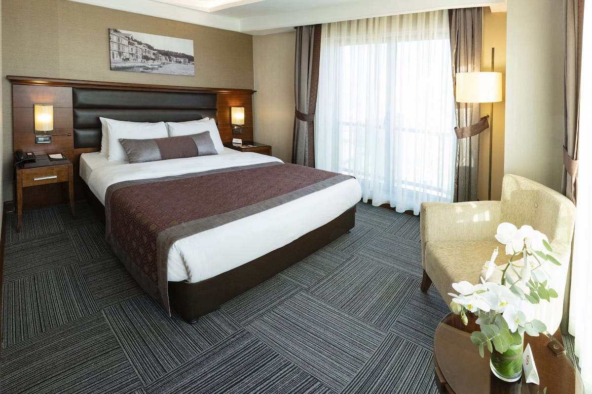 Phòng Suite Junior, quang cảnh thành phố, góc | 1 phòng ngủ, két bảo mật tại phòng, phòng cách âm