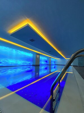 Hồ bơi trong nhà 