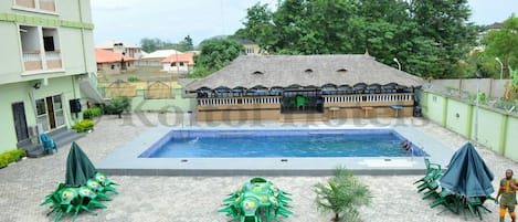Piscine extérieure