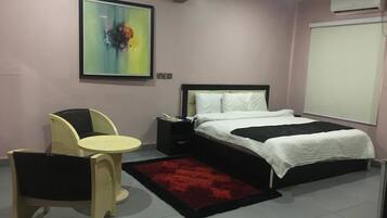 Presidential Suite | 1 bedroom, desk, laptop workspace, free WiFi