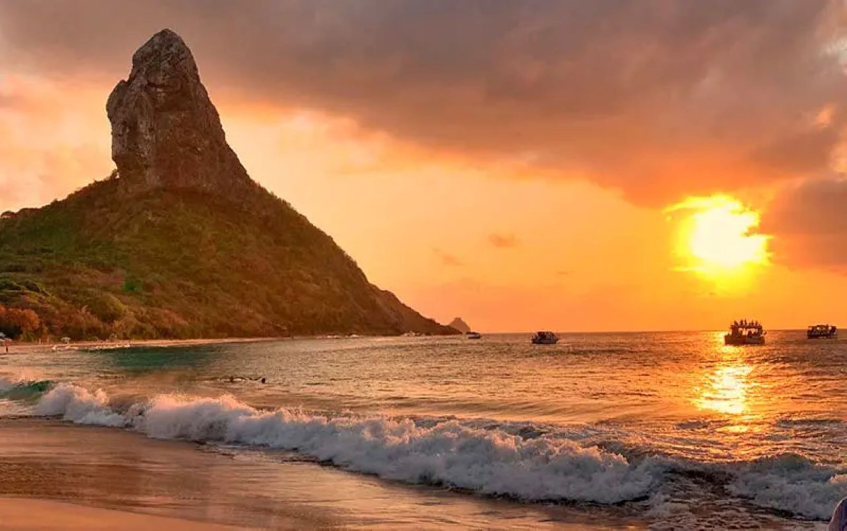 Perto da praia, areia branca 