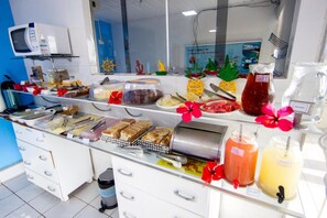 Free daily buffet breakfast