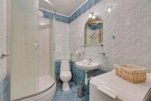 ห้องสตูดิโอสวีท | ห้องน้ำ | ฝักบัว, ของใช้ในห้องน้ำฟรี, ผ้าเช็ดตัว