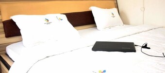 Mayoral Hotel & Suite