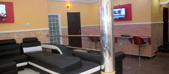 Mayoral Hotel & Suite