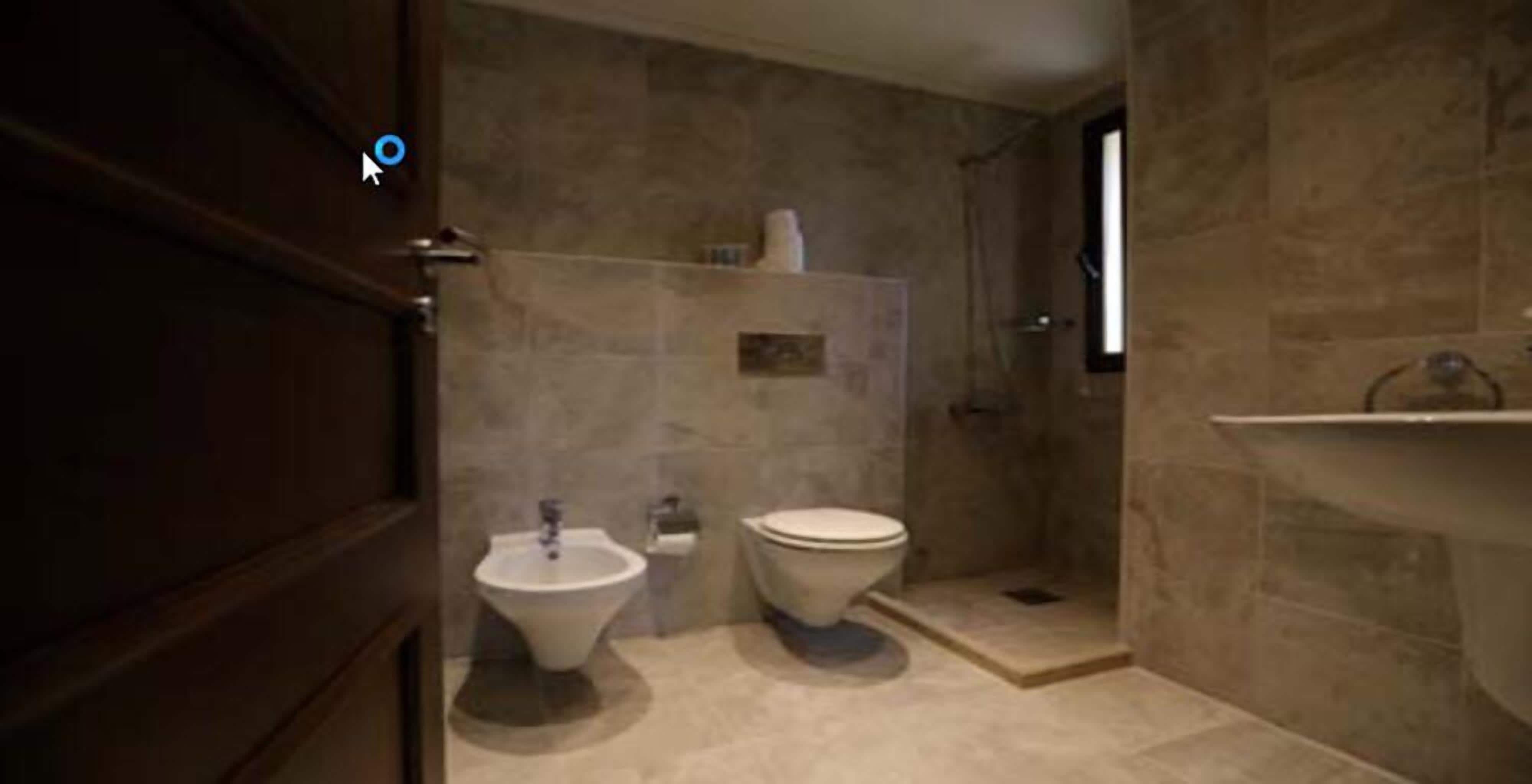 jetted bath, free toiletries, towels