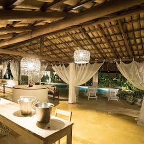 Outdoor banquet area - Vila Rosa dos Ventos - casas e pousada (Porto Seguro)