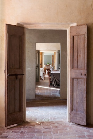 Pasillo. Corte Mainolda