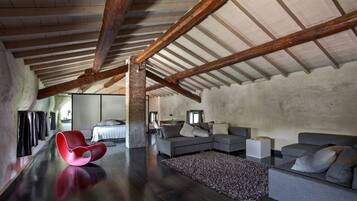 Deluxe Double Room (La Mansarda) | 1 bedroom, desk, free WiFi, bed sheets
