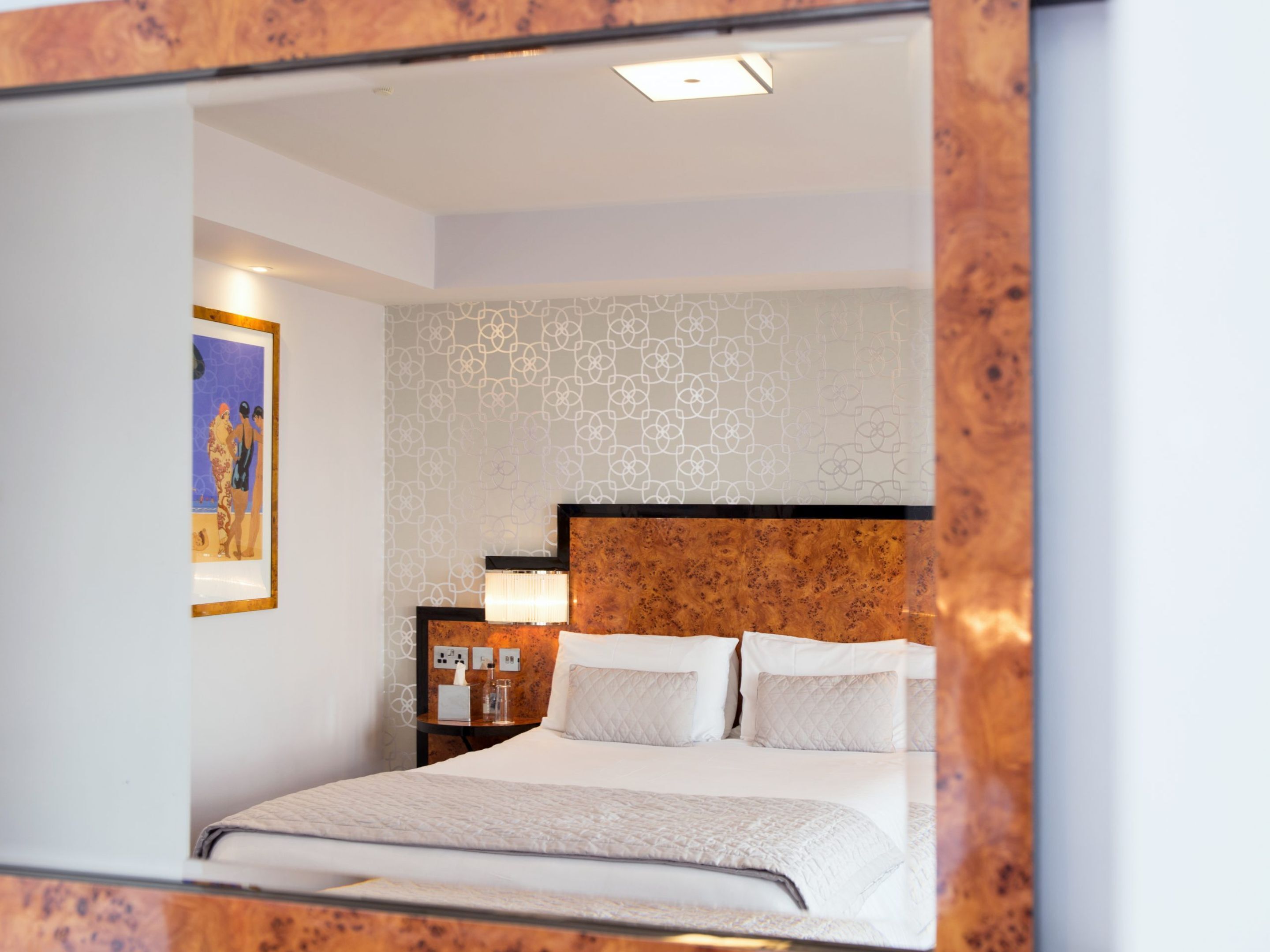 executive room | desk, iron/ironing board, free wifi, bed sheets