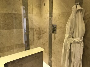 Free toiletries, hair dryer, towels - Pier Hotel (Great Yarmouth)