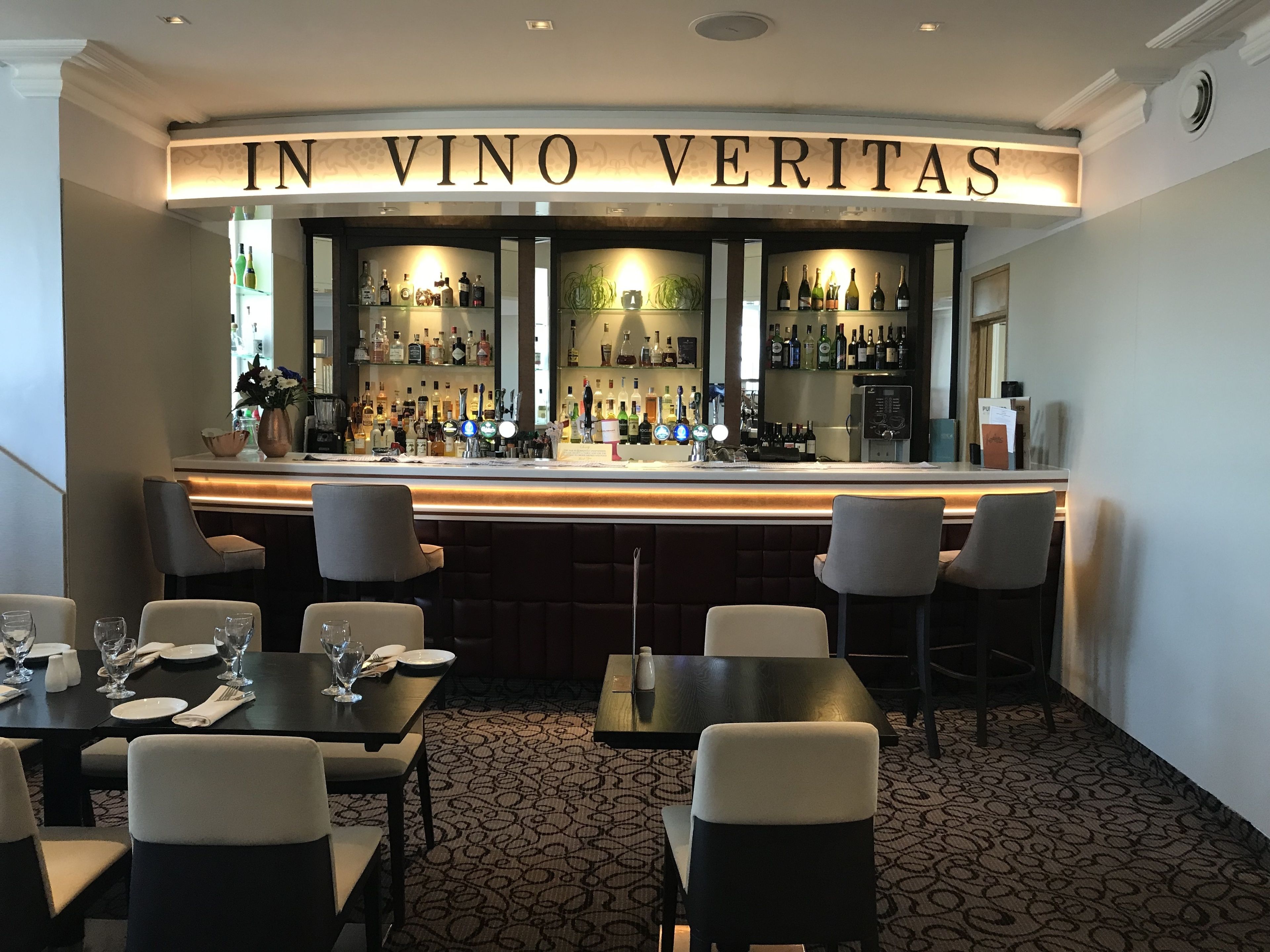 Bar (en el alojamiento)