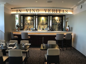 Bar (on property) - Pier Hotel (Great Yarmouth)