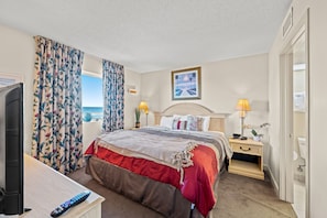 Condo, 2 Bedrooms, Balcony, Oceanfront (405) | WiFi (free), bed sheets