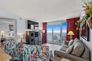 豪華公寓客房, 3 間臥室, 2 間浴室, 海濱 (1701) | 客廳 | 電視