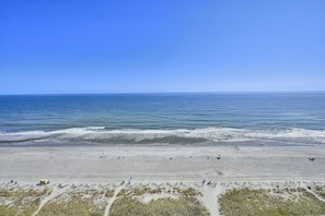Deluxe Condo, 1 Bedroom, Balcony, Oceanfront (1615) | Balcony view