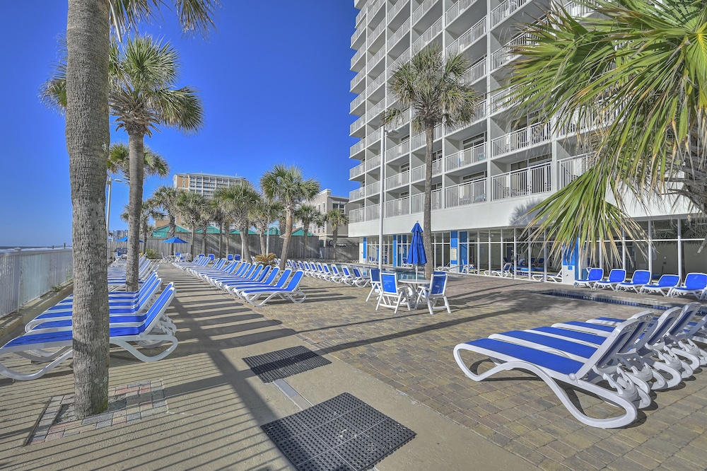 Sandy Beach Resort by null