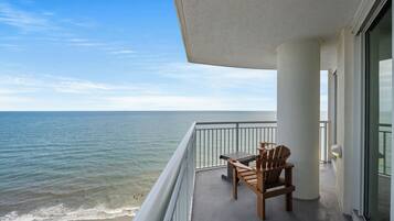 Condo, 3 Bedrooms, Oceanfront (1706) | Balcony