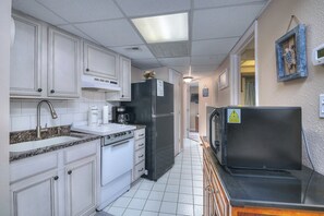 Condo, 1 Bedroom, Balcony, Ocean View (501) | Private kitchen | Fridge, microwave, coffee/tea maker, toaster