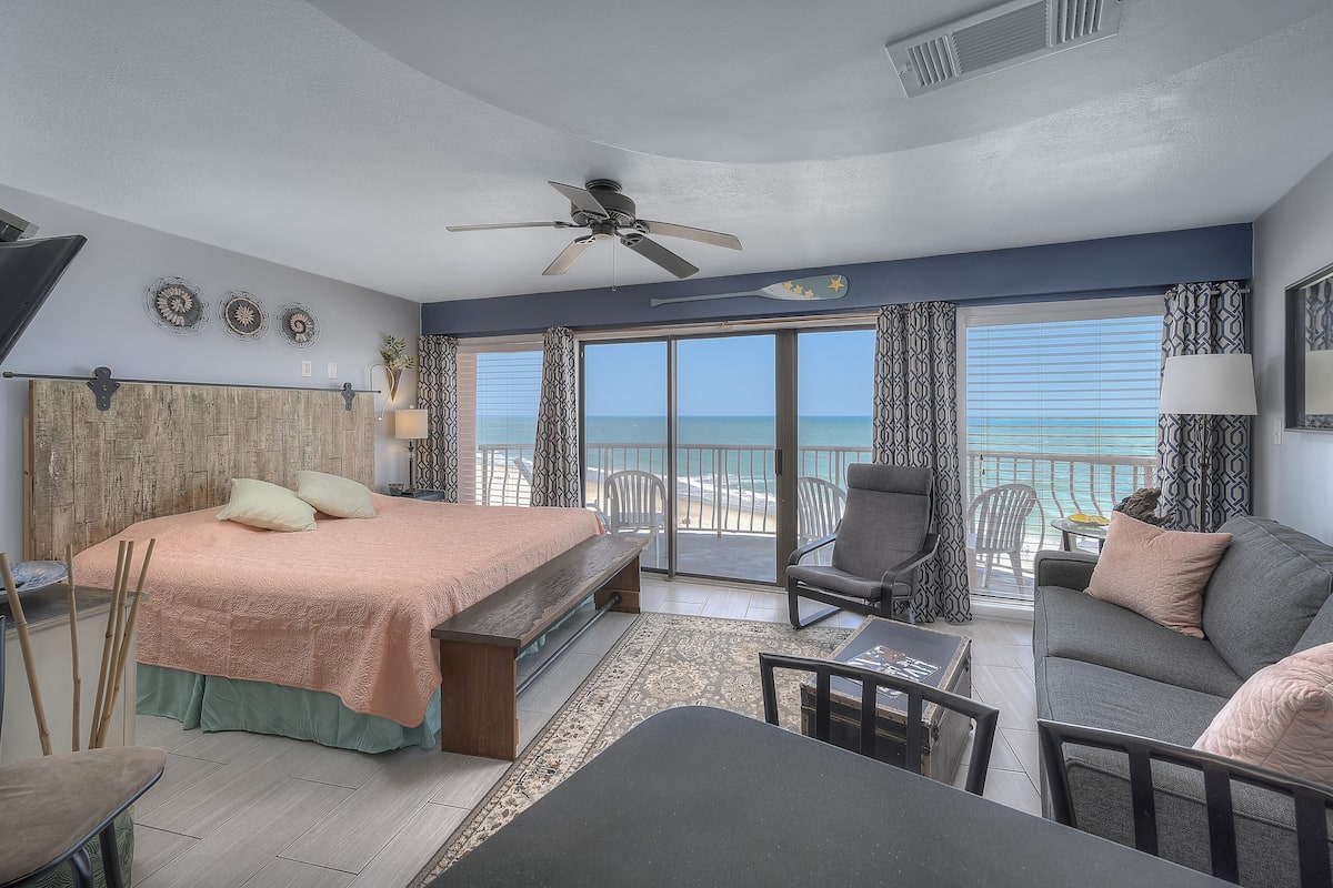 Estudio Deluxe, 1 habitación, balcón, frente al mar (604) | 1 dormitorio, wifi gratis, ropa de cama