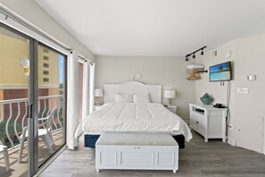 Condo, 1 Bedroom, Balcony, Oceanfront (608) | Living area | TV