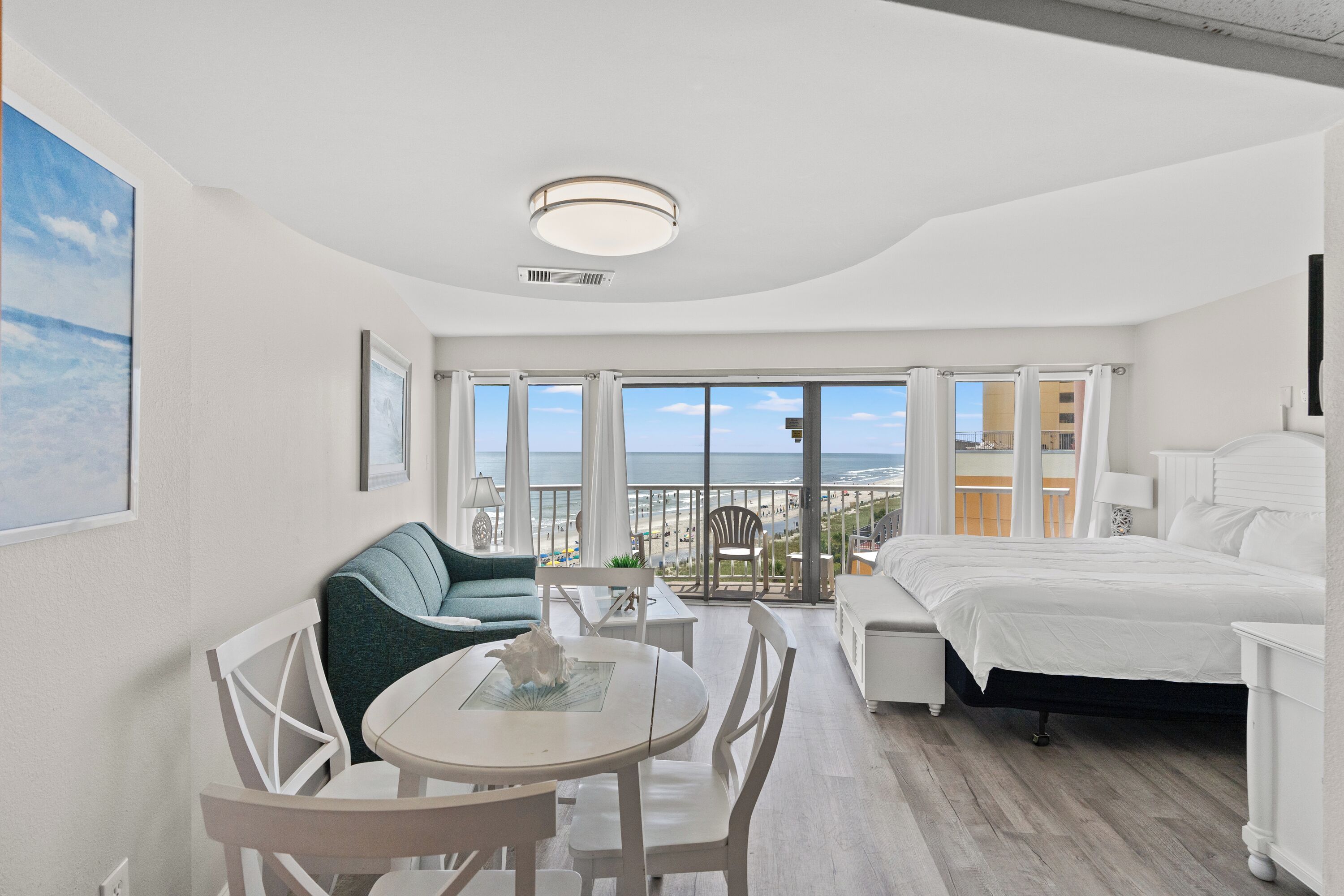 Condo, 1 phòng ngủ, ban công, sát bãi biển (604) | Khu vực ăn uống tại phòng