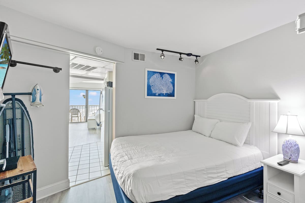 Apartamento, 1 habitación, balcón, frente al mar (604) | 1 dormitorio, wifi gratis, ropa de cama