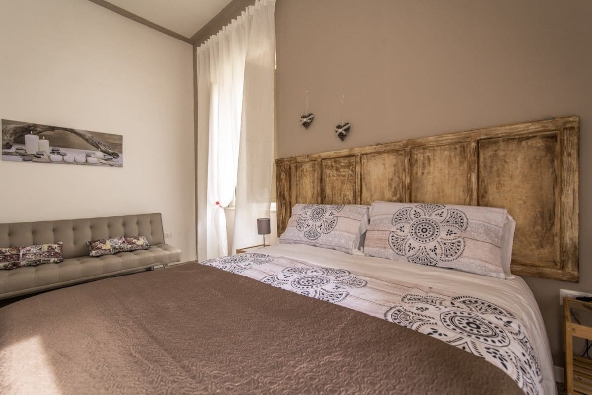 Quarto casal conforto, vista para o jardim (Procida) | Frigobar, escrivaninha, berços grátis, Wi-Fi de cortesia