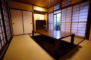 0B | บริการอาหารในห้องพัก