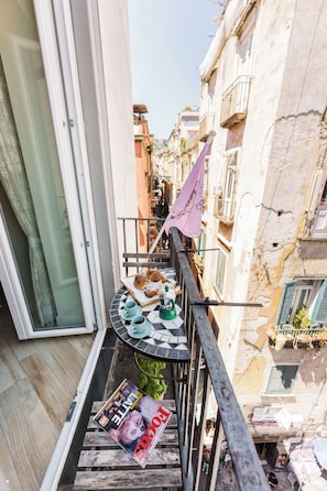 Luxury Suite, 1 Queen Bed, City View, Tower | Terrace/patio - It's Room Naples (Naples)