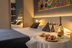 Superior Double Room, 1 Bedroom, Non Smoking, Tower | Champagne service