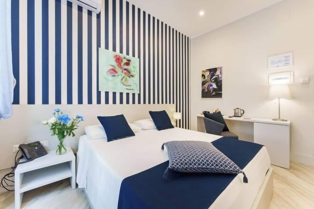 1 bedroom, Frette Italian sheets, premium bedding, down comforters