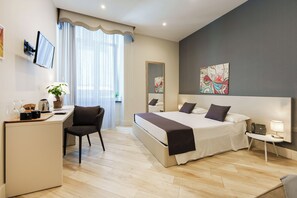 Habitación doble superior, 1 cama de matrimonio, no fumadores, en una planta alta | Servicio de la habitación