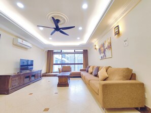Living area - Pavilion Fahrenheit 88 - AJ home (Kuala Lumpur)