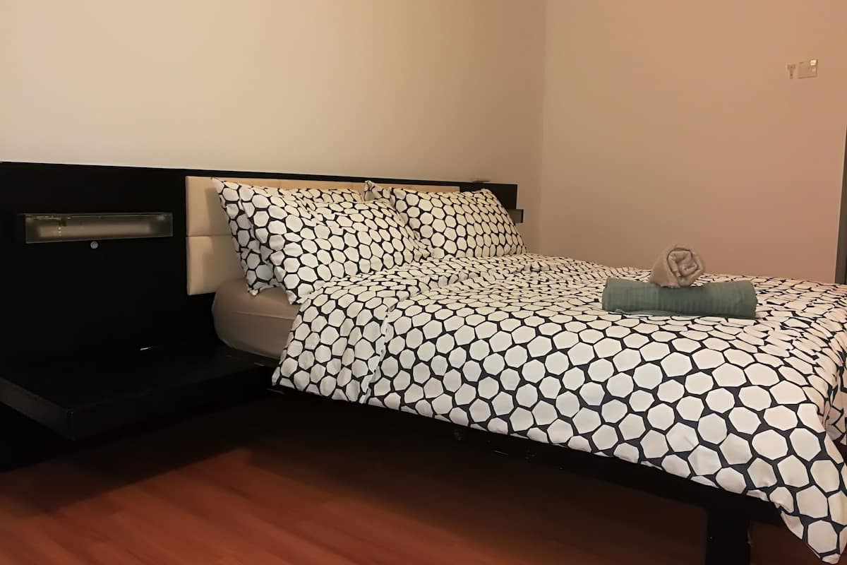 3 Bedrooms (Sweet Home) | 3 bedrooms, blackout curtains, iron/ironing board, free WiFi