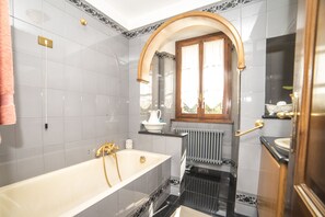 Villa, 3 Bedrooms | Bathroom