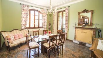Villa, 3 Bedrooms | Living area | Flat-screen TV, fireplace