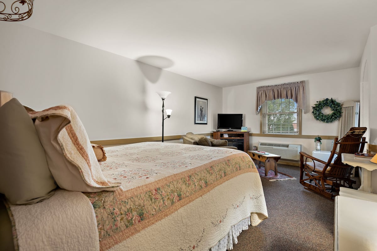 1 bedroom, iron/ironing board, free WiFi, bed sheets