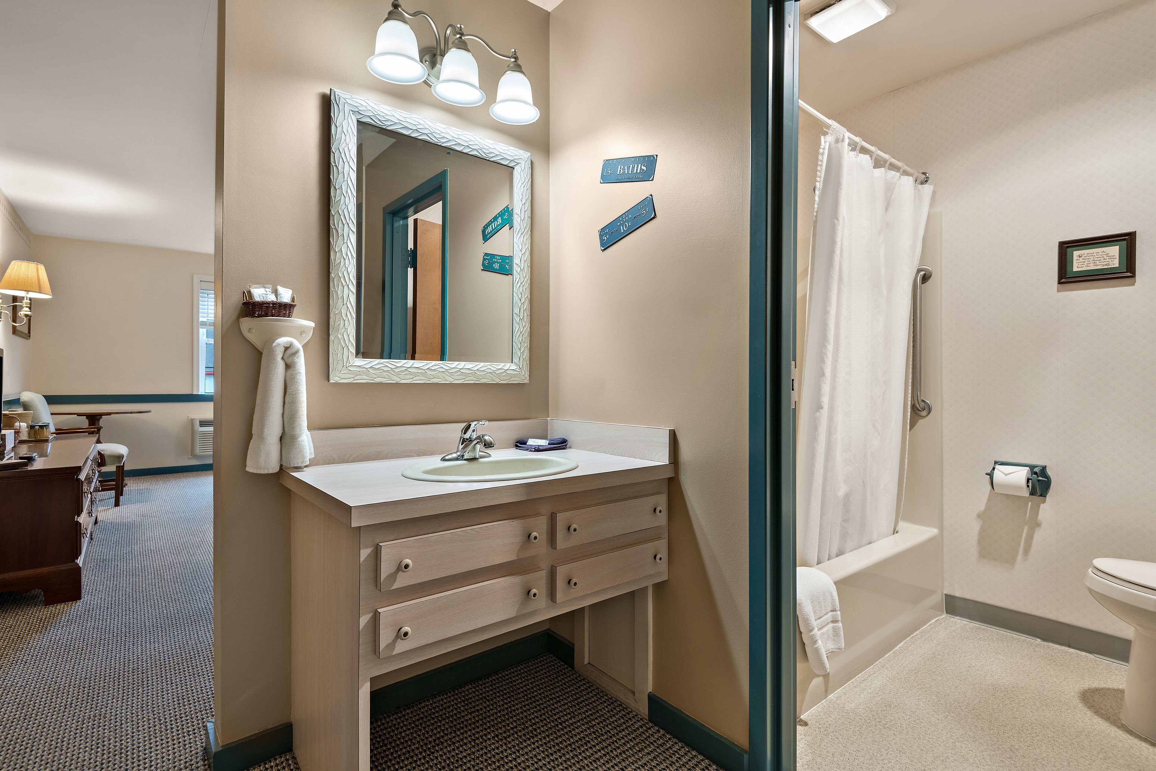 double room | bathroom | hair dryer, towels, shampoo