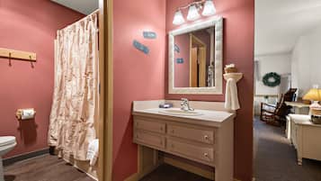 Studio Suite | Bathroom