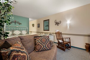 Studio Suite | Iron/ironing board, free WiFi, bed sheets