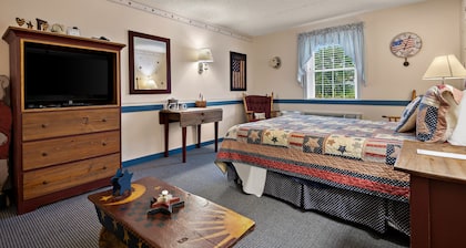 Country Living Inn
