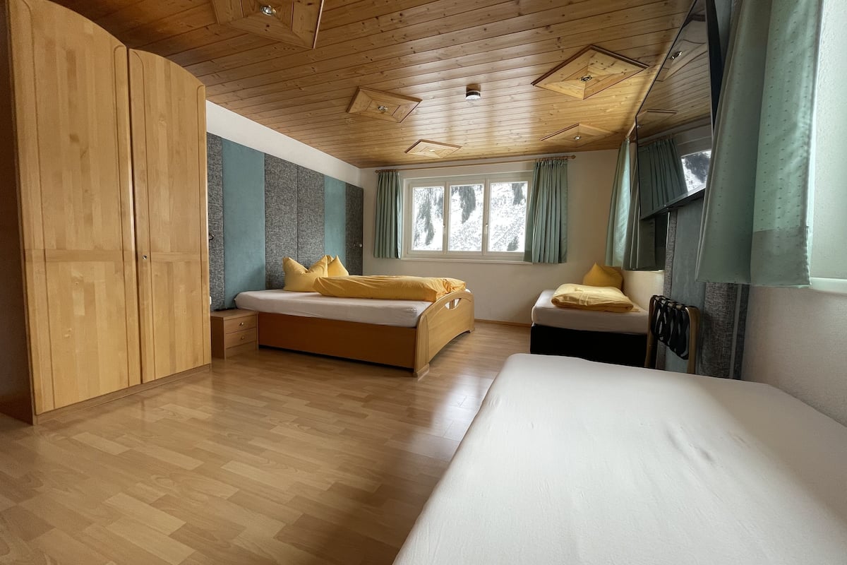 family apartment | 1 bedroom, in-room safe, free wifi, bed sheets