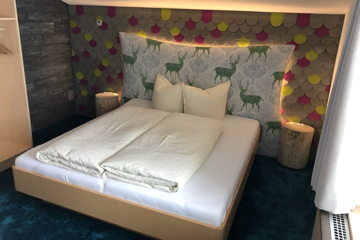 Design Suite | In-room safe, WiFi (free), bed sheets