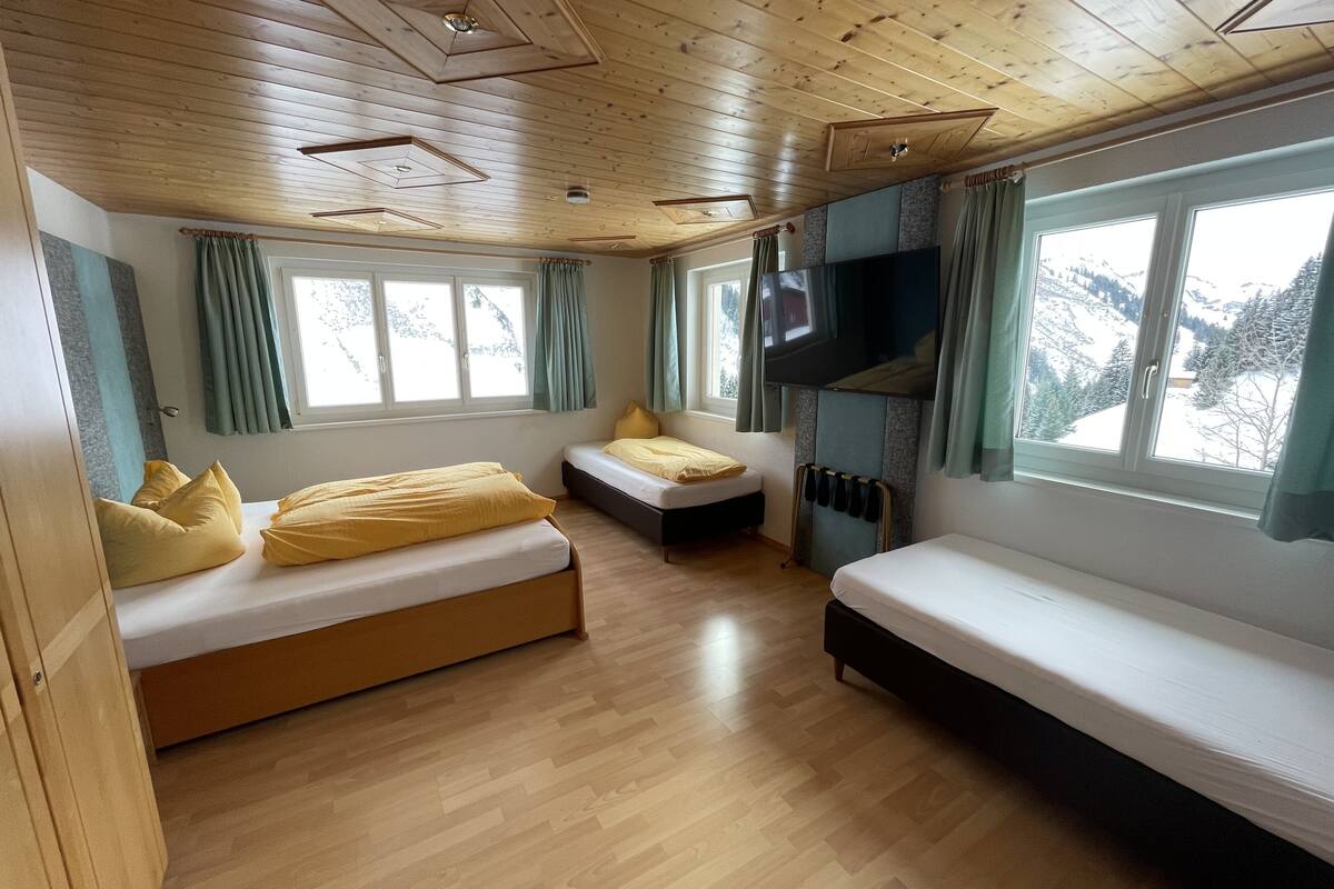 family apartment | 1 bedroom, in-room safe, free wifi, bed sheets