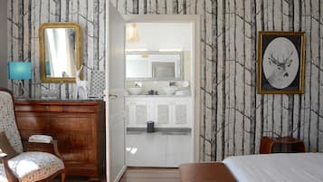 Triple Room (Lorsque la Douce Nuit)