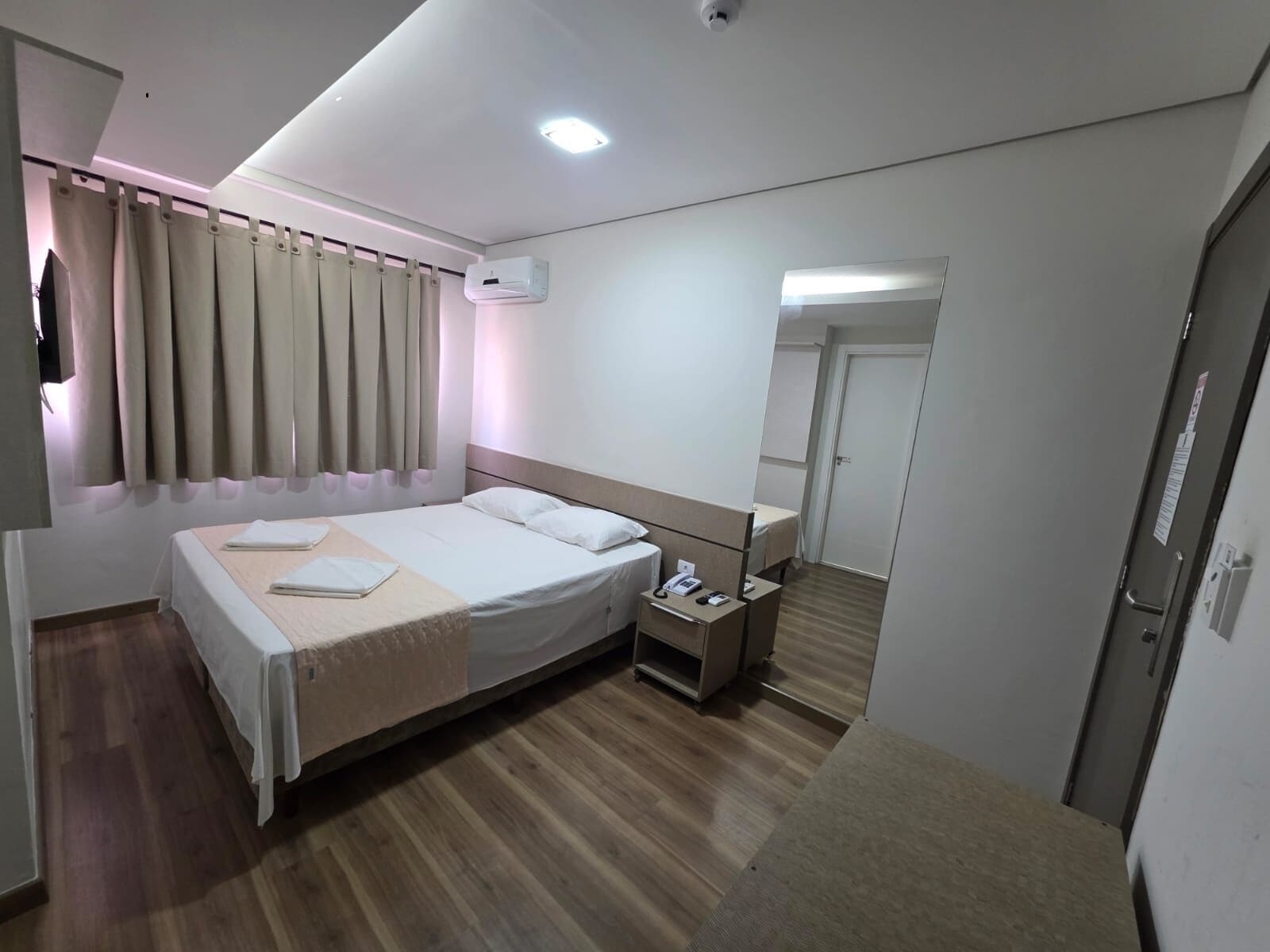 Wifi gratis y ropa de cama 